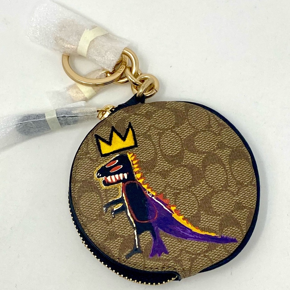 NWT Coach X Basquiat Circular Coin Pouch
In Signa